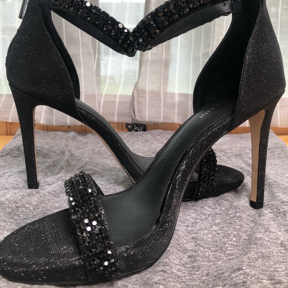 Elegant Black Shimmer Gianni Bini Rhinestone Heels